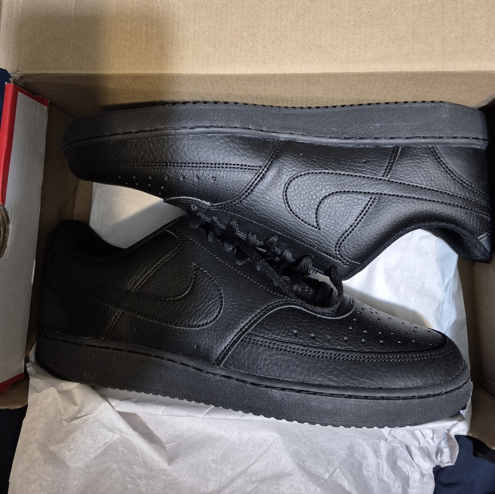 Nike Men's All-Black Leather Sneakers